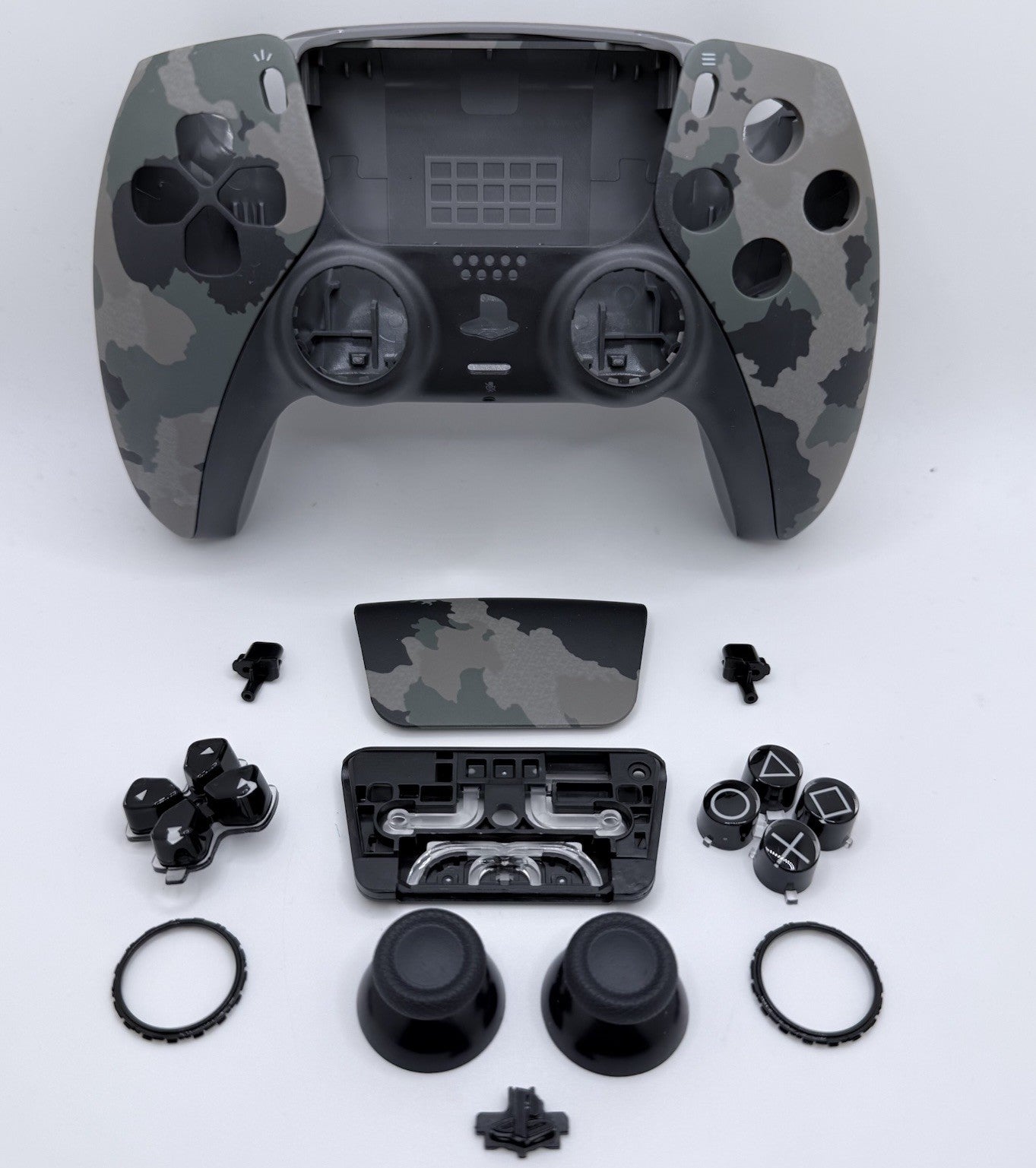 PS5 CONTROLLER SHELLS, CASES AND ACCESSORIES