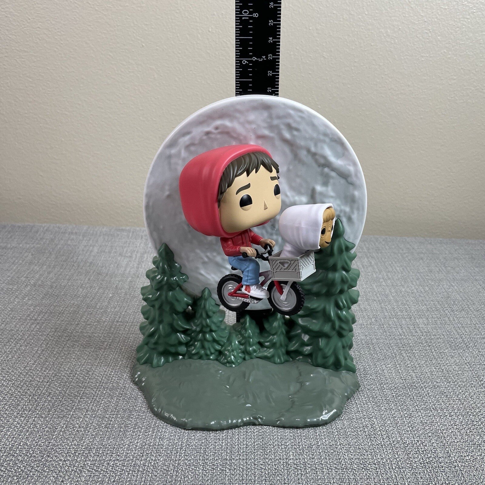 Funko Pop Moment - Elliott & E.T. The Extra-Terrestrial (1259) Figure (TORN BOX)