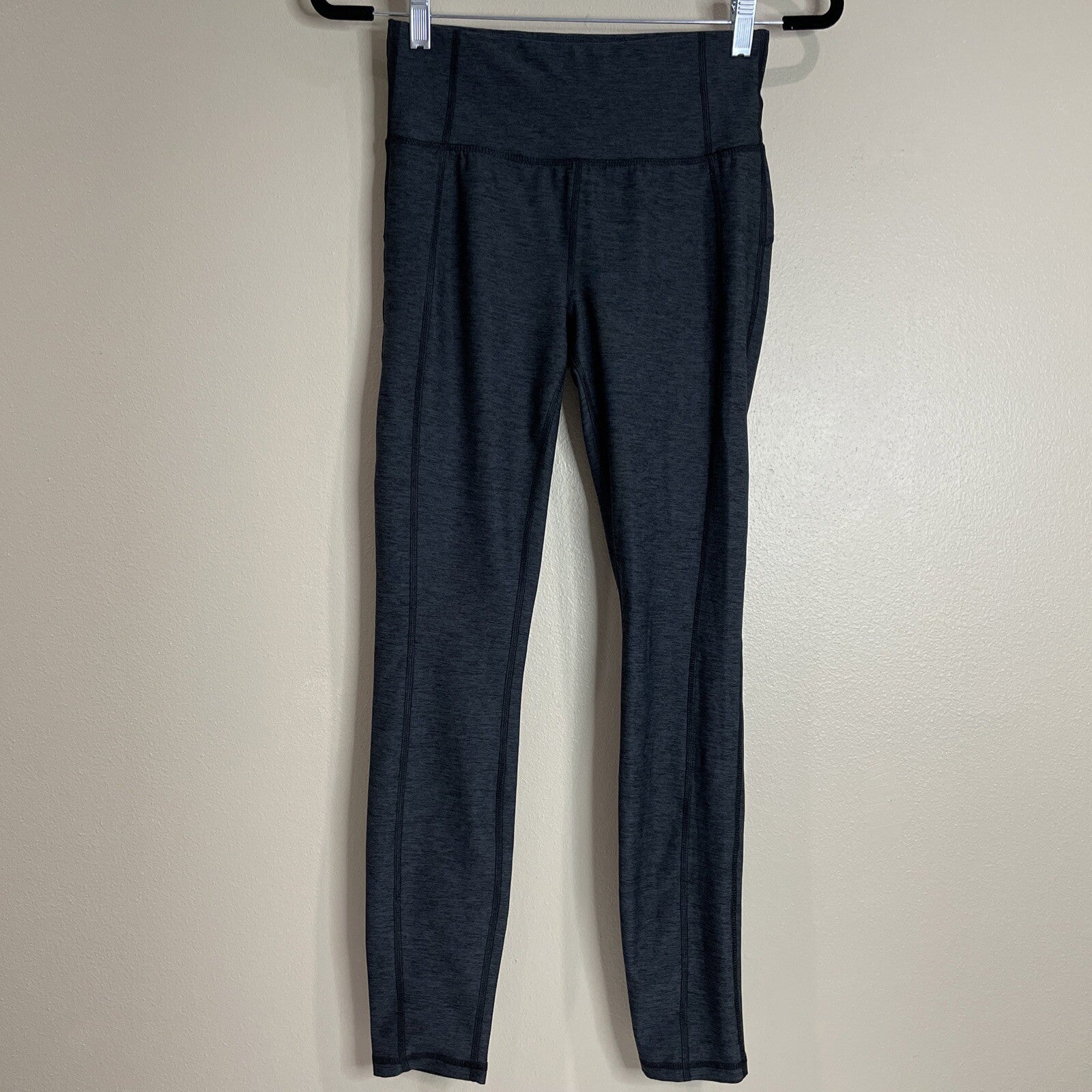 Avia Women’s Gray/Black Leggings Size XS.