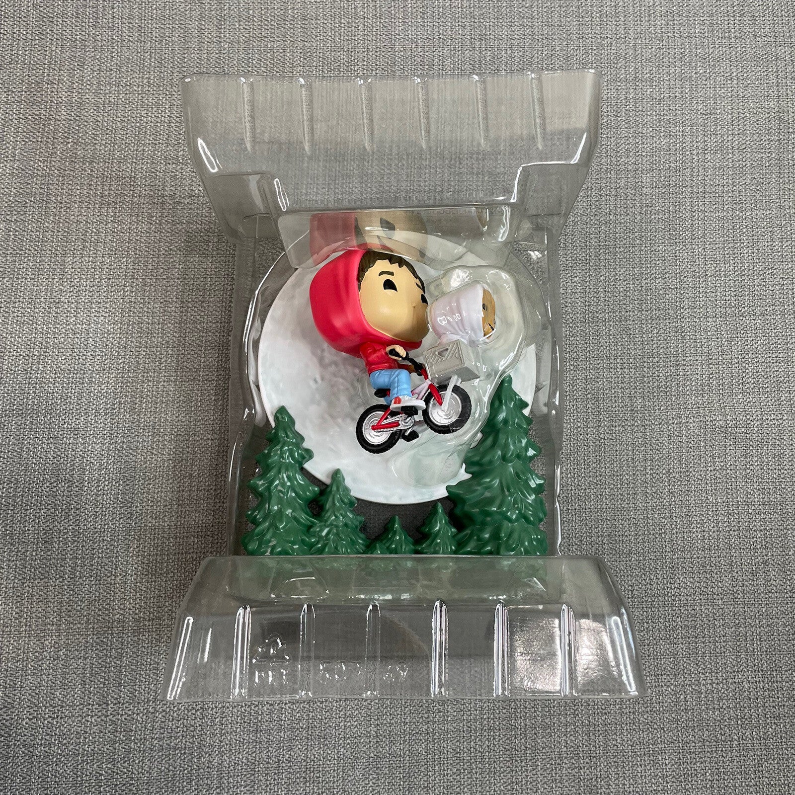 Funko Pop Moment - Elliott & E.T. The Extra-Terrestrial (1259) Figure (TORN BOX)