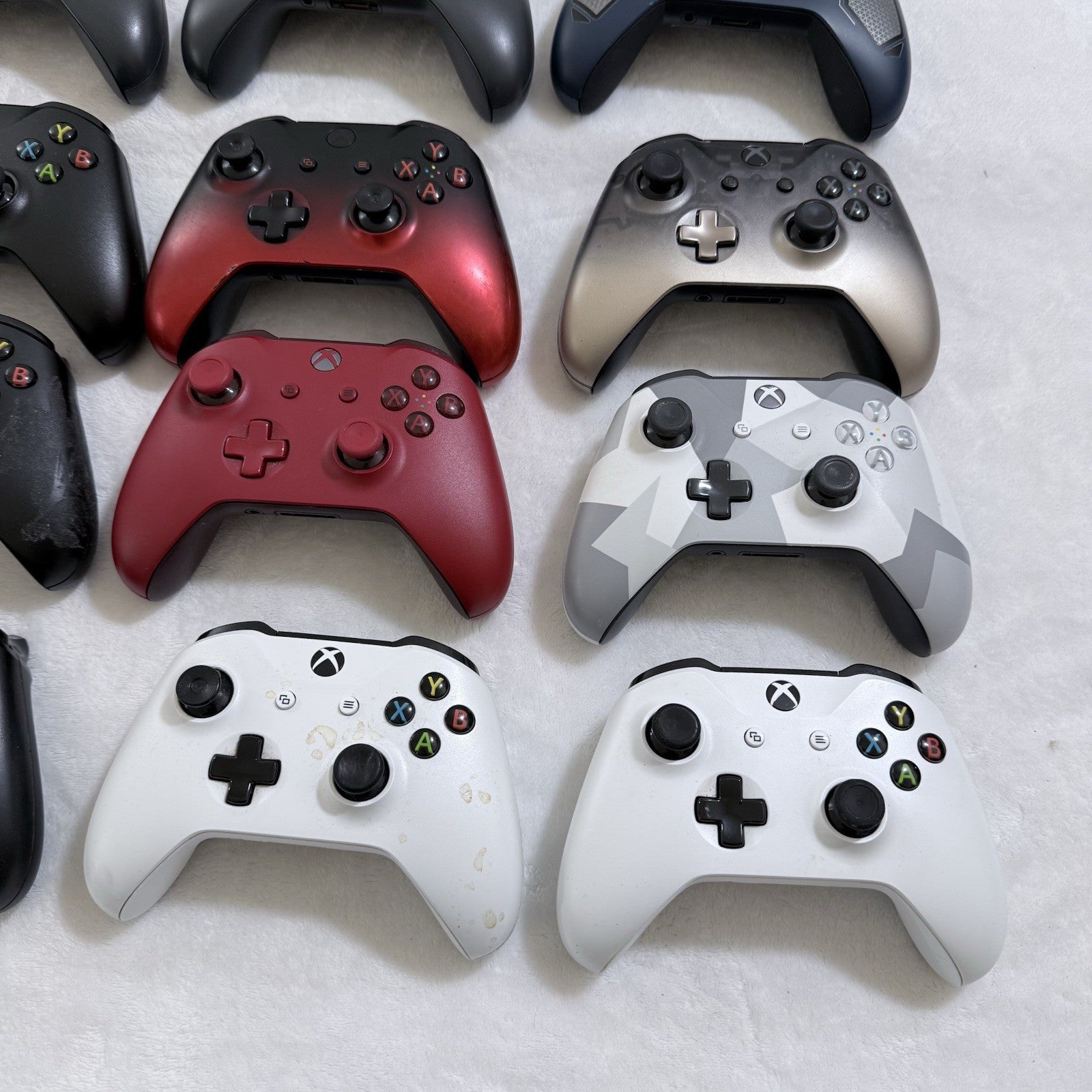 Lot of 16 Microsoft Xbox One Wireless XB1 Controllers As Is - Untested