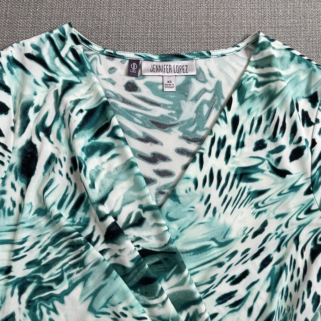 Jennifer Lopez Women’s Size XS Green Animal Print  V-Neck Long Sleeve Top