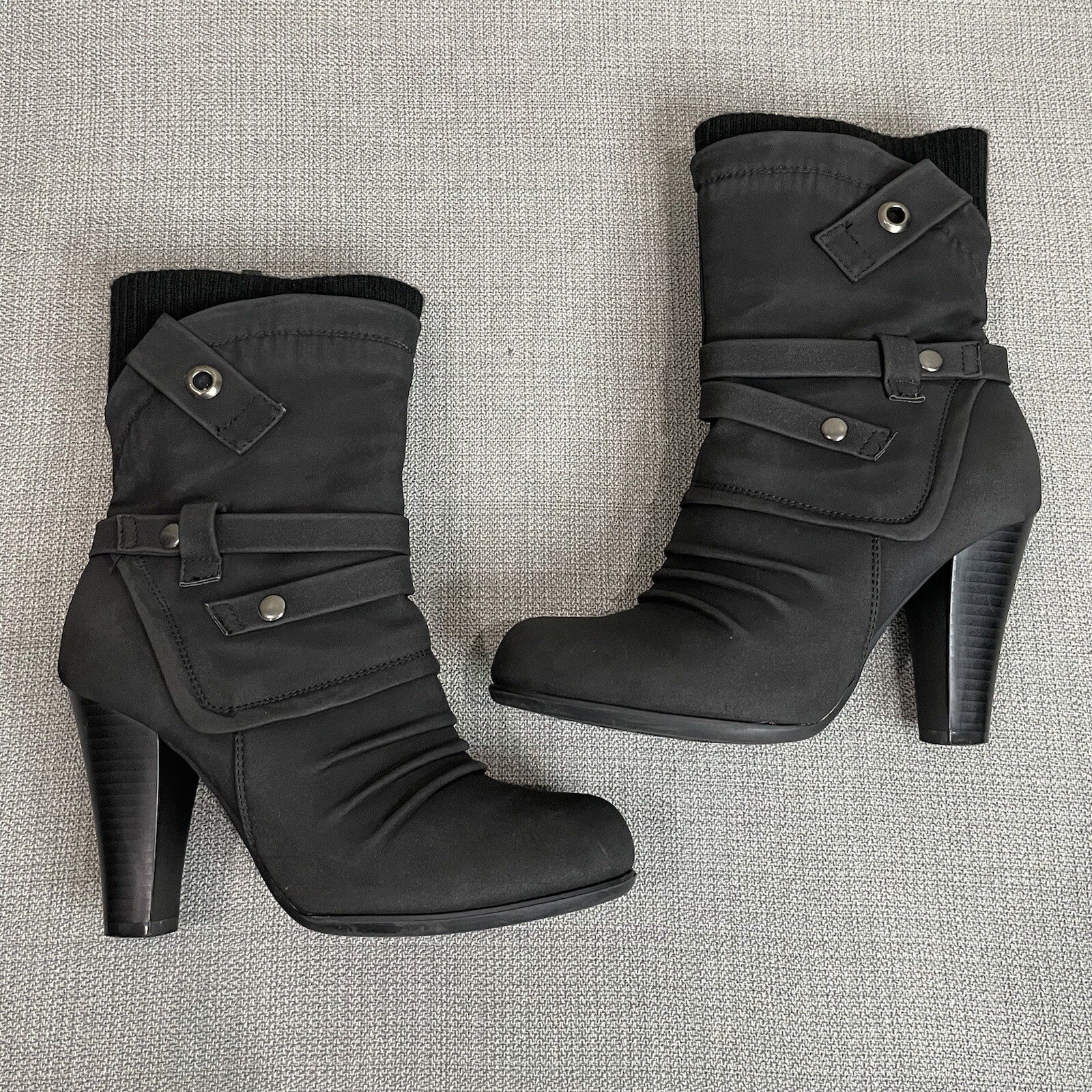De Blossom Collection "Dove" Women's (Size 6) Black Heeled Boots