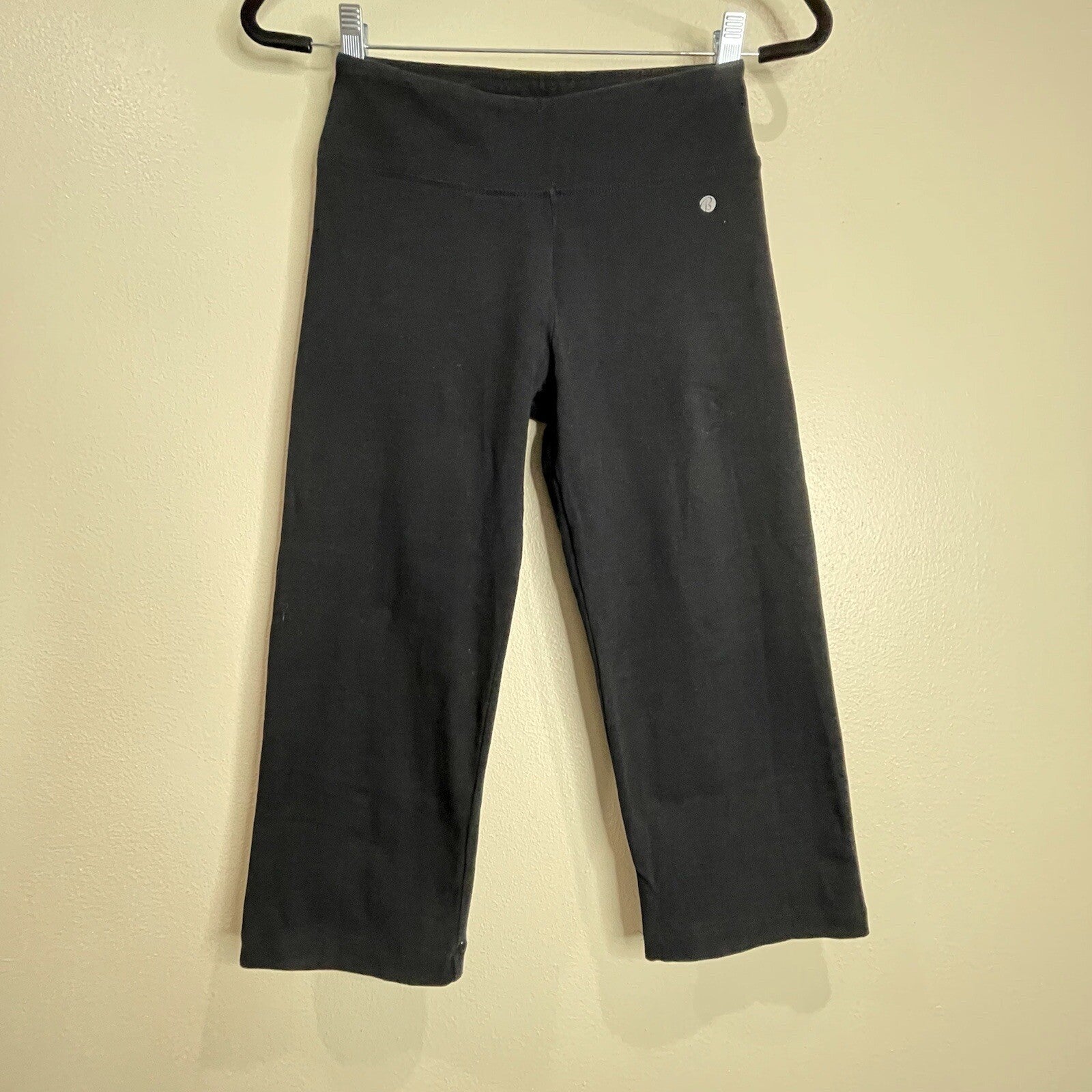 Bally Total Fitness Women's Size Small Athletic Gym Black Cropped Legging Pants