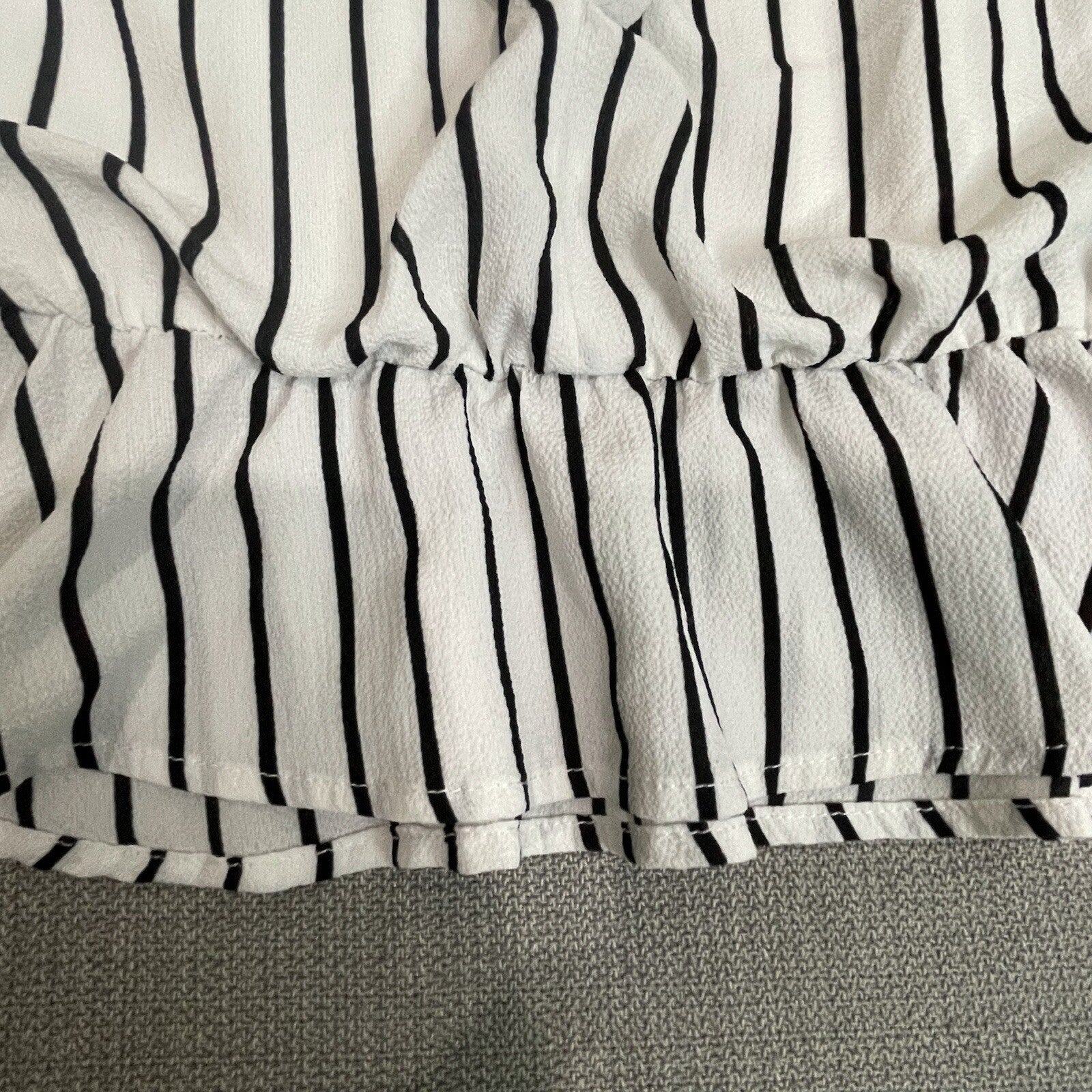 Le Lis Women's Size Small White Black Striped Long Sleeve Blouse