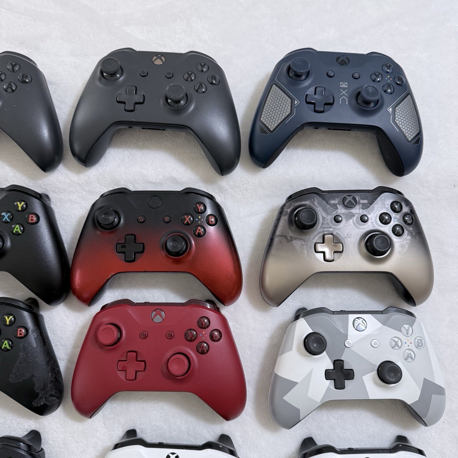 Lot of 16 Microsoft Xbox One Wireless XB1 Controllers As Is - Untested