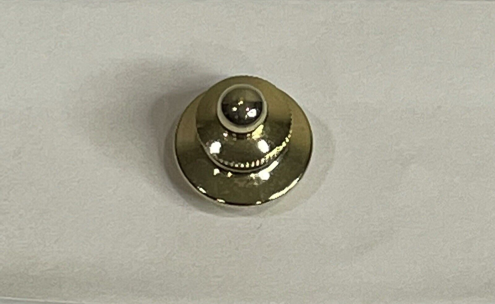 Avon Women's Fashion Jewelry - Pins & Brooches -Small Kitty Cat Cutout Lapel Pin