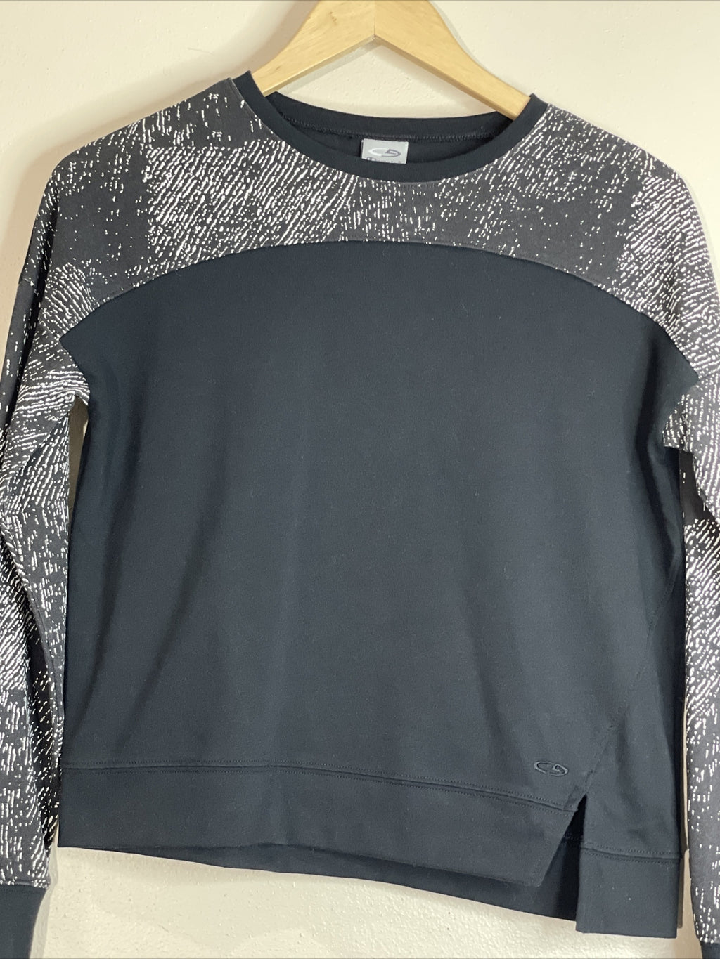 C9 Champion Womens XS Black & White Long Sleeve Asymmetrical Athletic Top