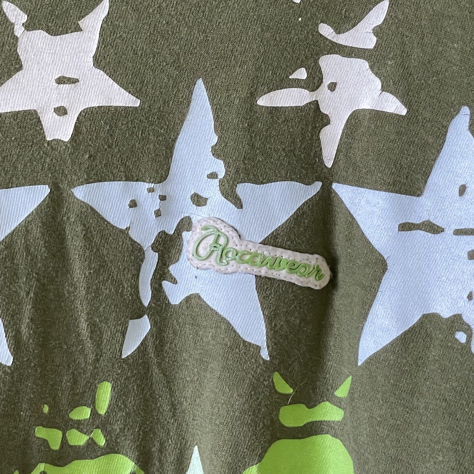 RocaWear Men Size XXXL (3XL) Green Short Sleeve Logo T-Shirt with Printed Stars