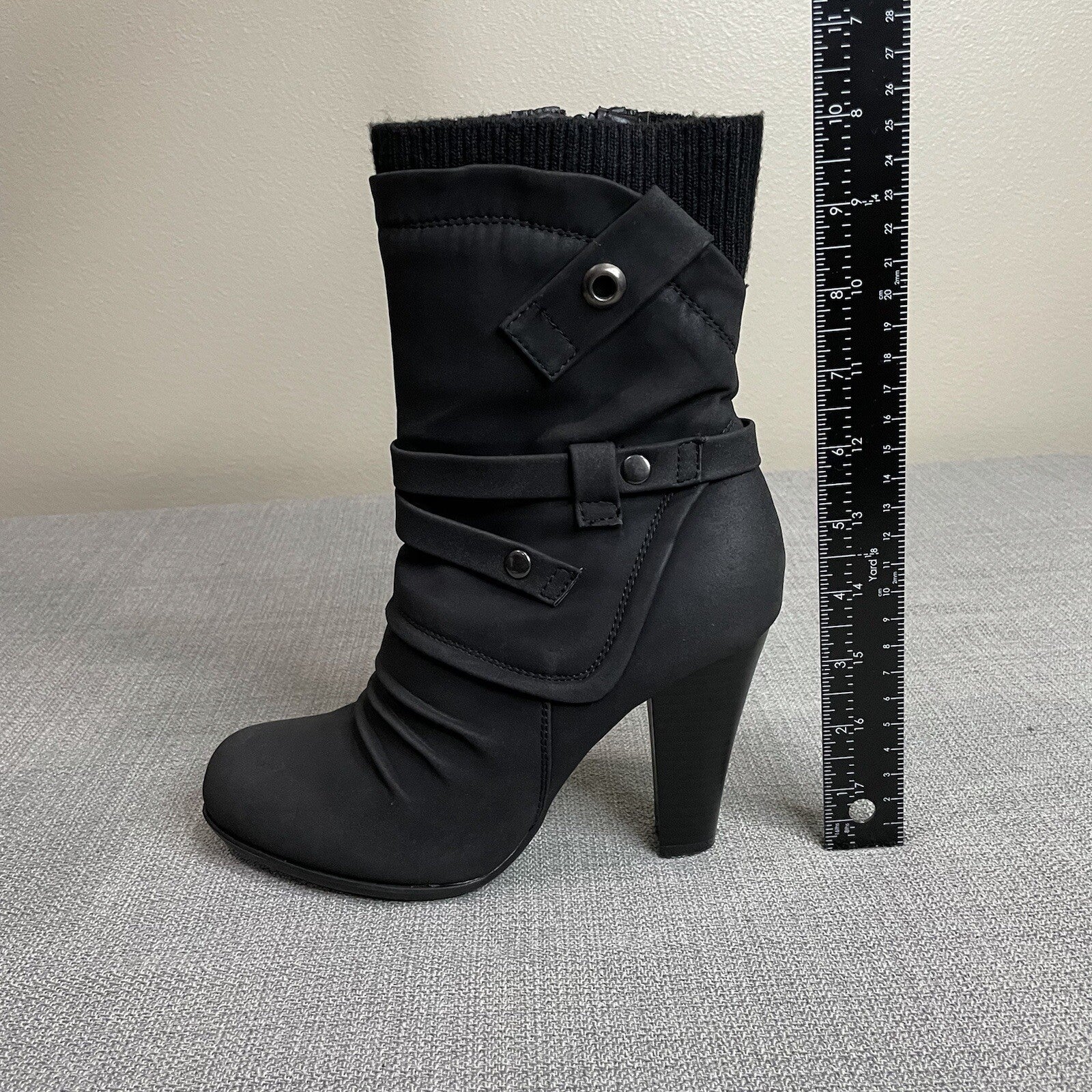 De Blossom Collection "Dove" Women's (Size 6) Black Heeled Boots