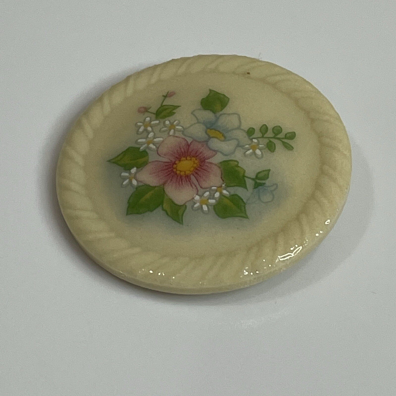 Avon Women's Fashion Jewelry - Pins & Brooches - Round Pink Floral Porcelain