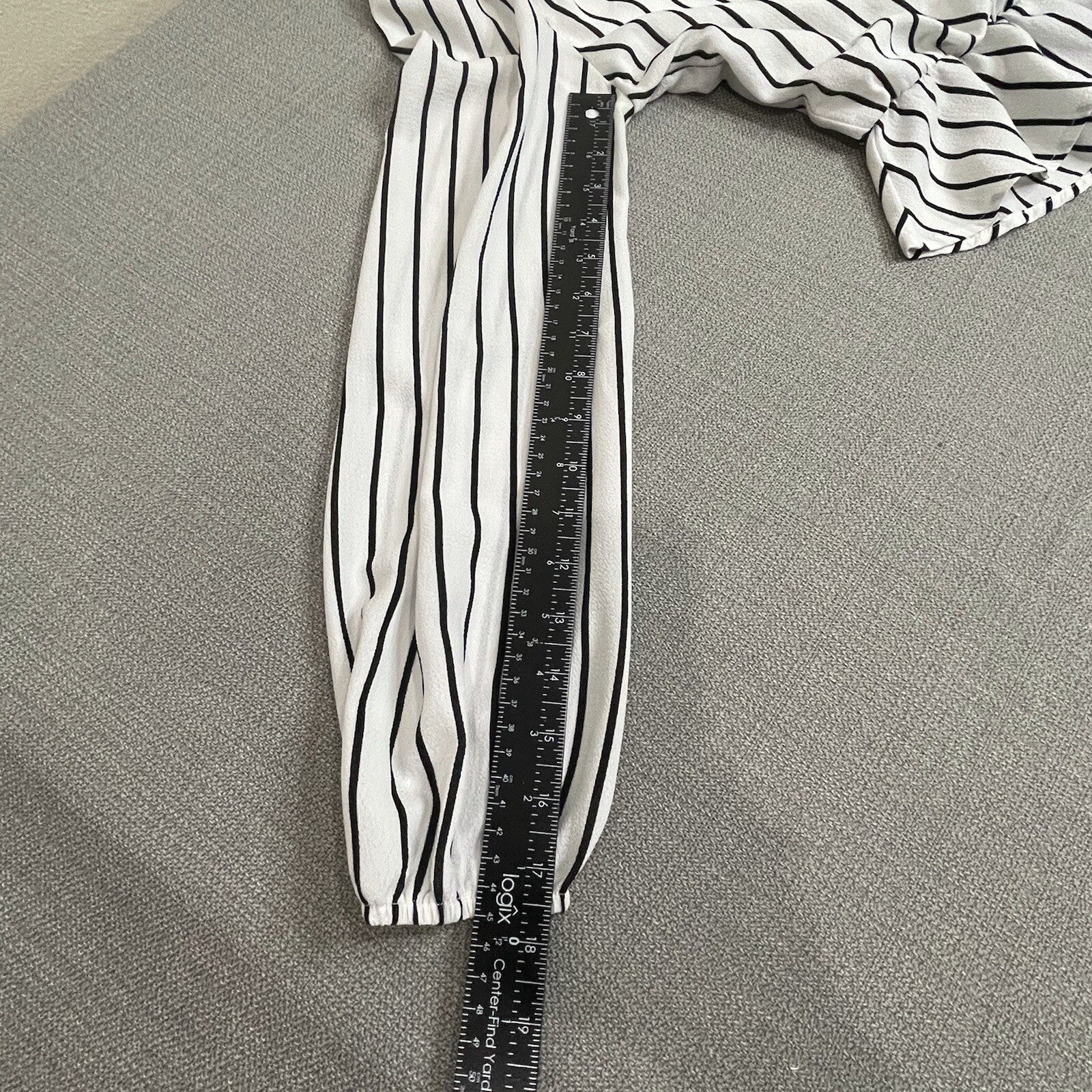 Le Lis Women's Size Small White Black Striped Long Sleeve Blouse