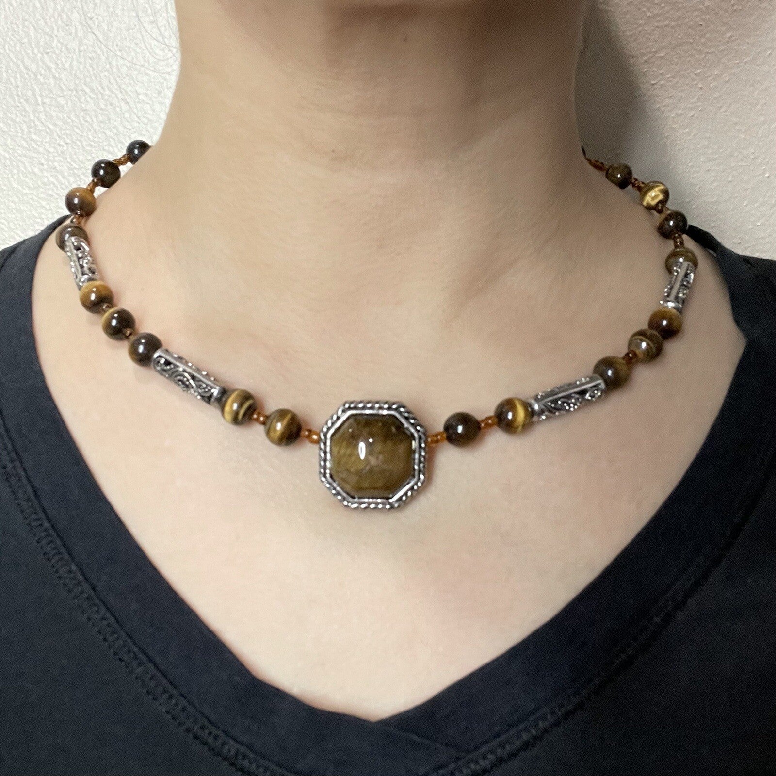 Women’s Fashion Jewelry Brown Beaded Gemstone Necklace w/Matching Earrings