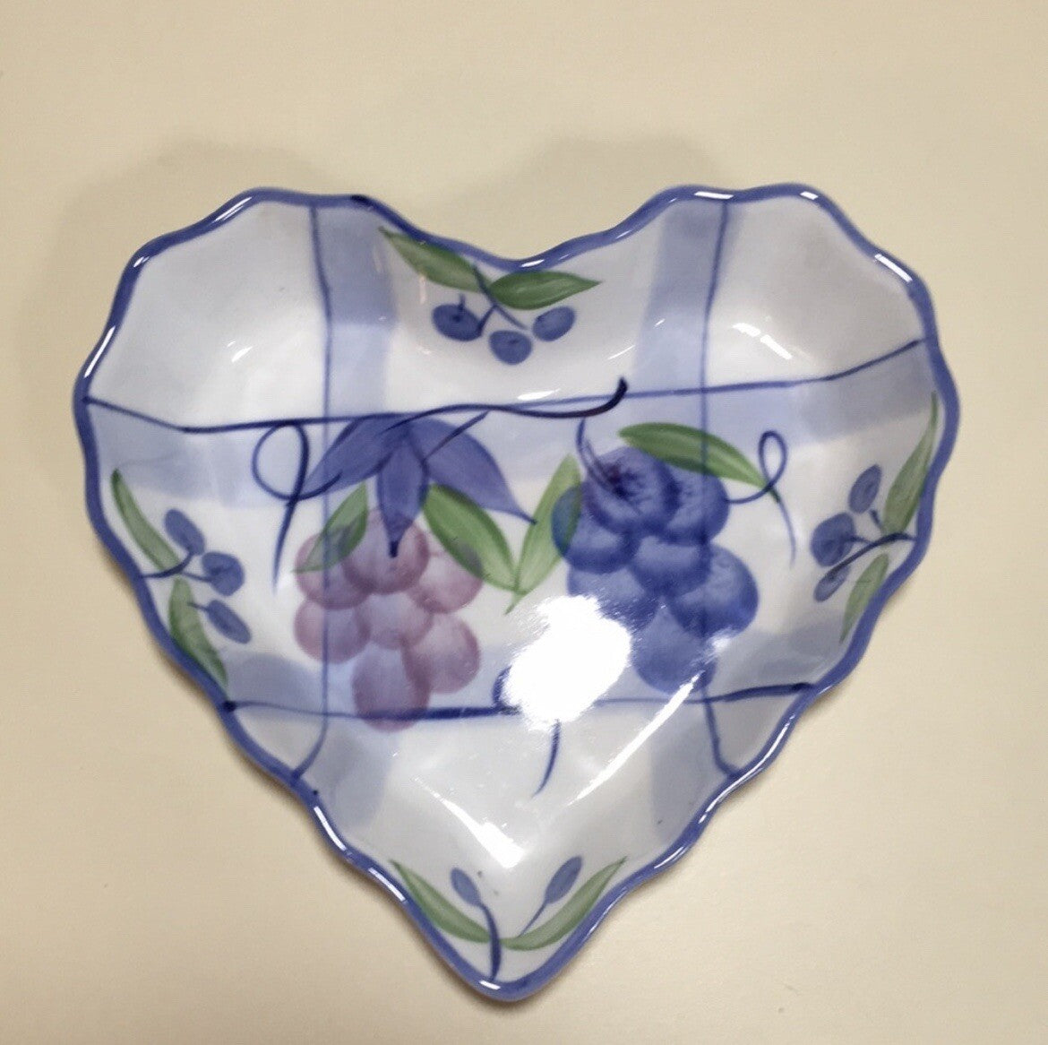 Decorative Heart w/Grape Print Candle Holder/Trinket Bowl/Jewelry Display Holder