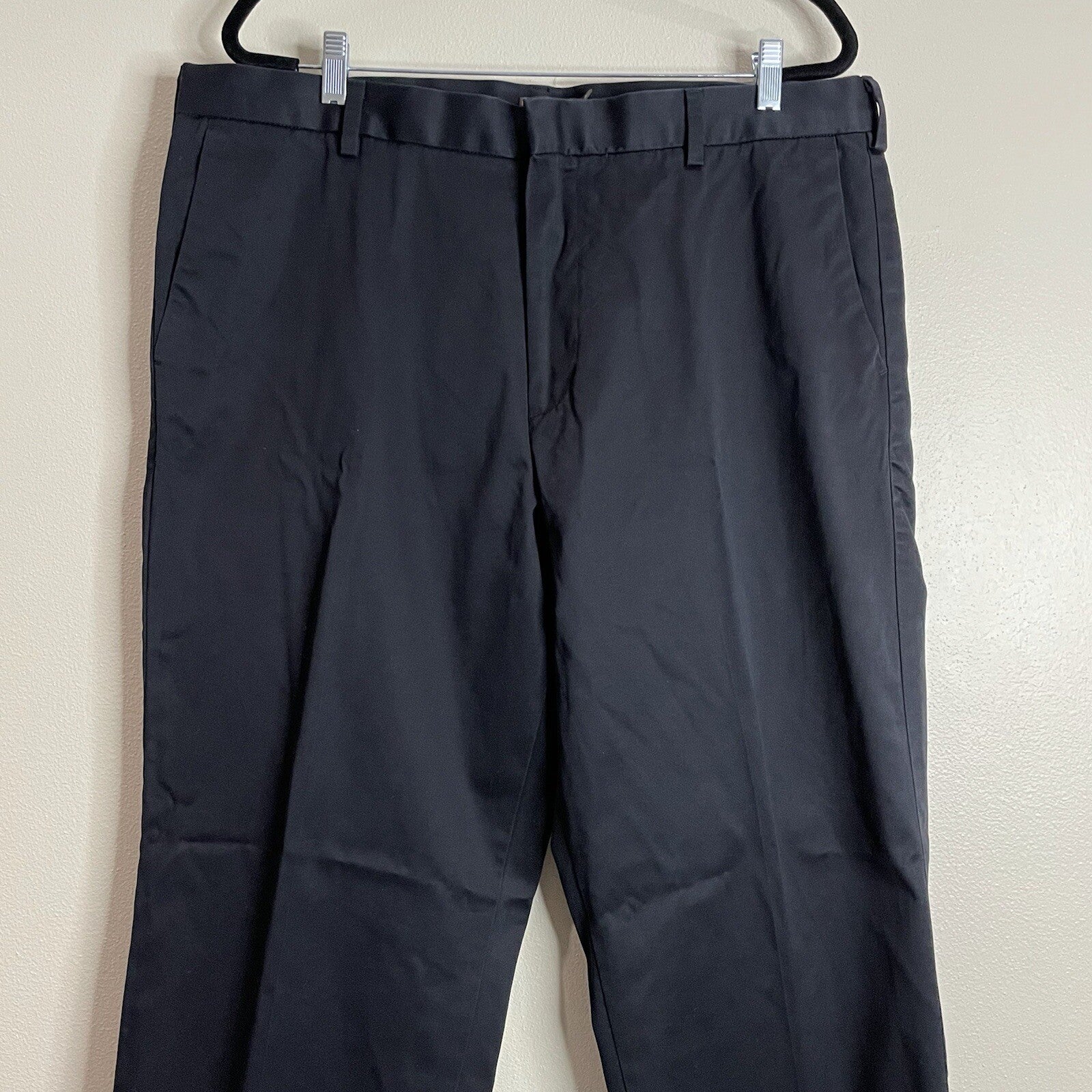 Docker's D3 (Classic) Men's Size 40 x 32 Black Khakis with Pockets