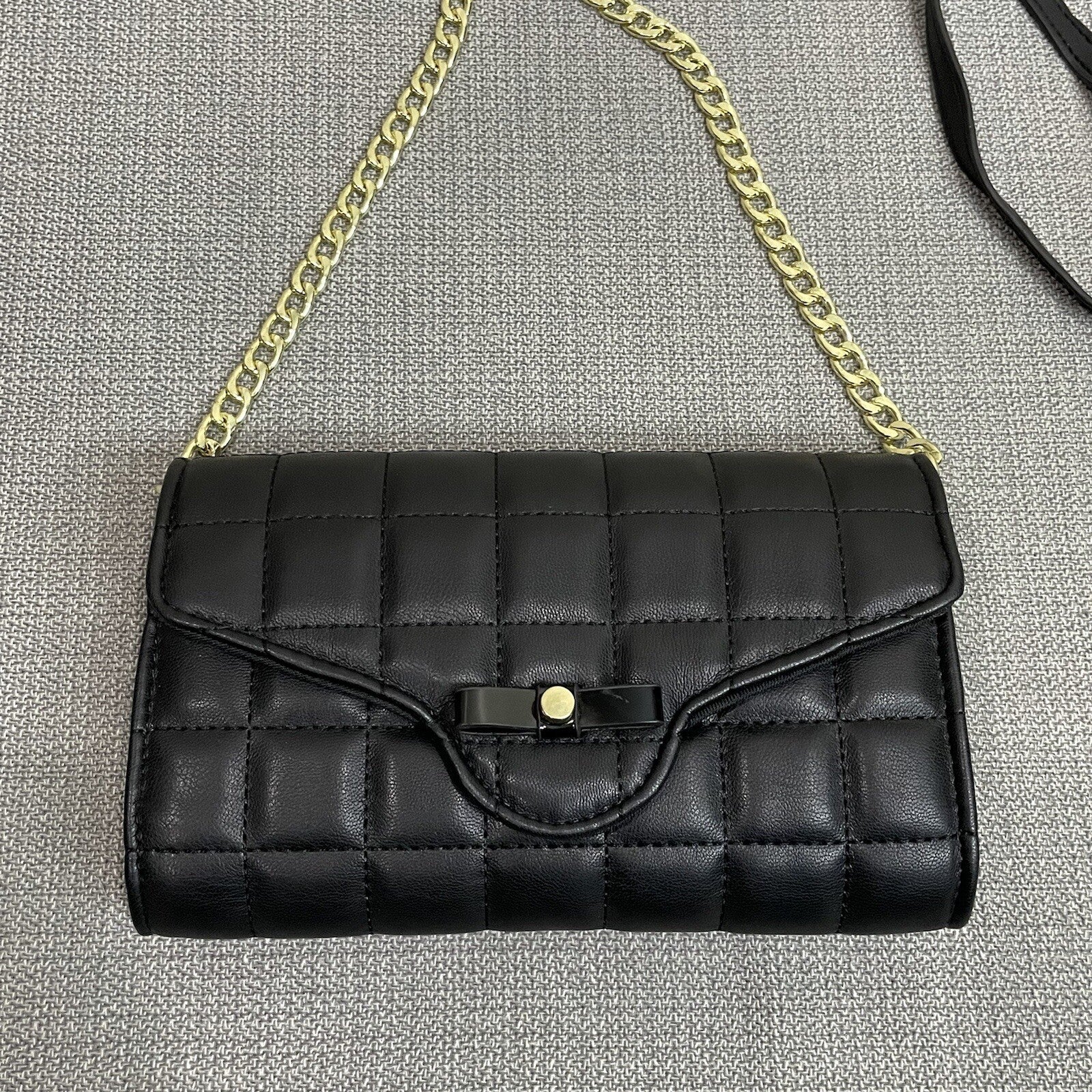 NWT Mossimo Women's Black Gold Chained Quilted Crossbody Bag Purse Wallet