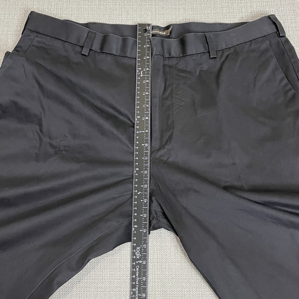 Docker's D3 (Classic) Men's Size 40 x 32 Black Khakis with Pockets