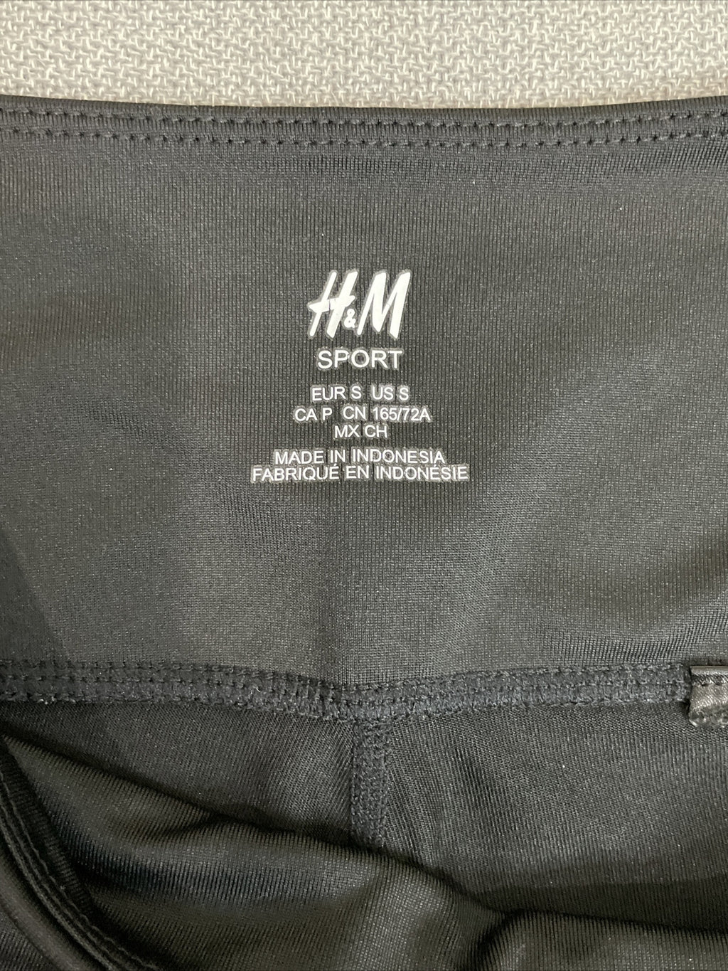 H&M Sport Women’s Black Pull On "Motivation Is The Key" Wording Leggings Size S