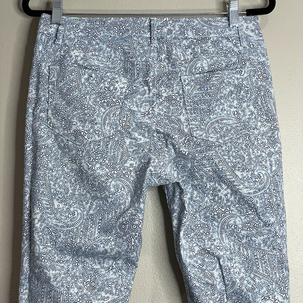 Liz Claiborne Women's Size 6 White Blue Patterned Lightweight Jeans Pants