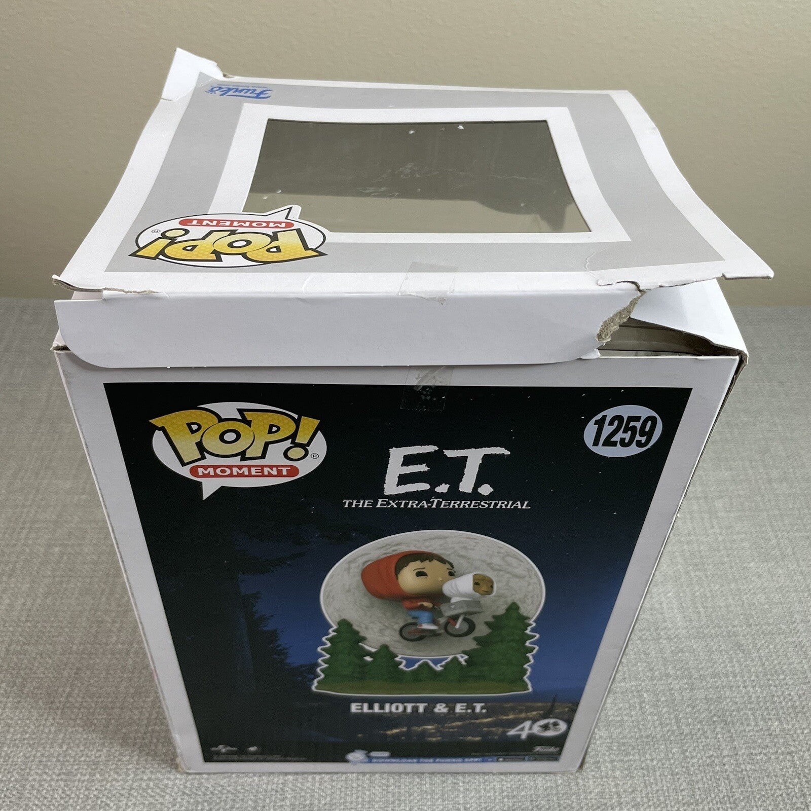 Funko Pop Moment - Elliott & E.T. The Extra-Terrestrial (1259) Figure (TORN BOX)