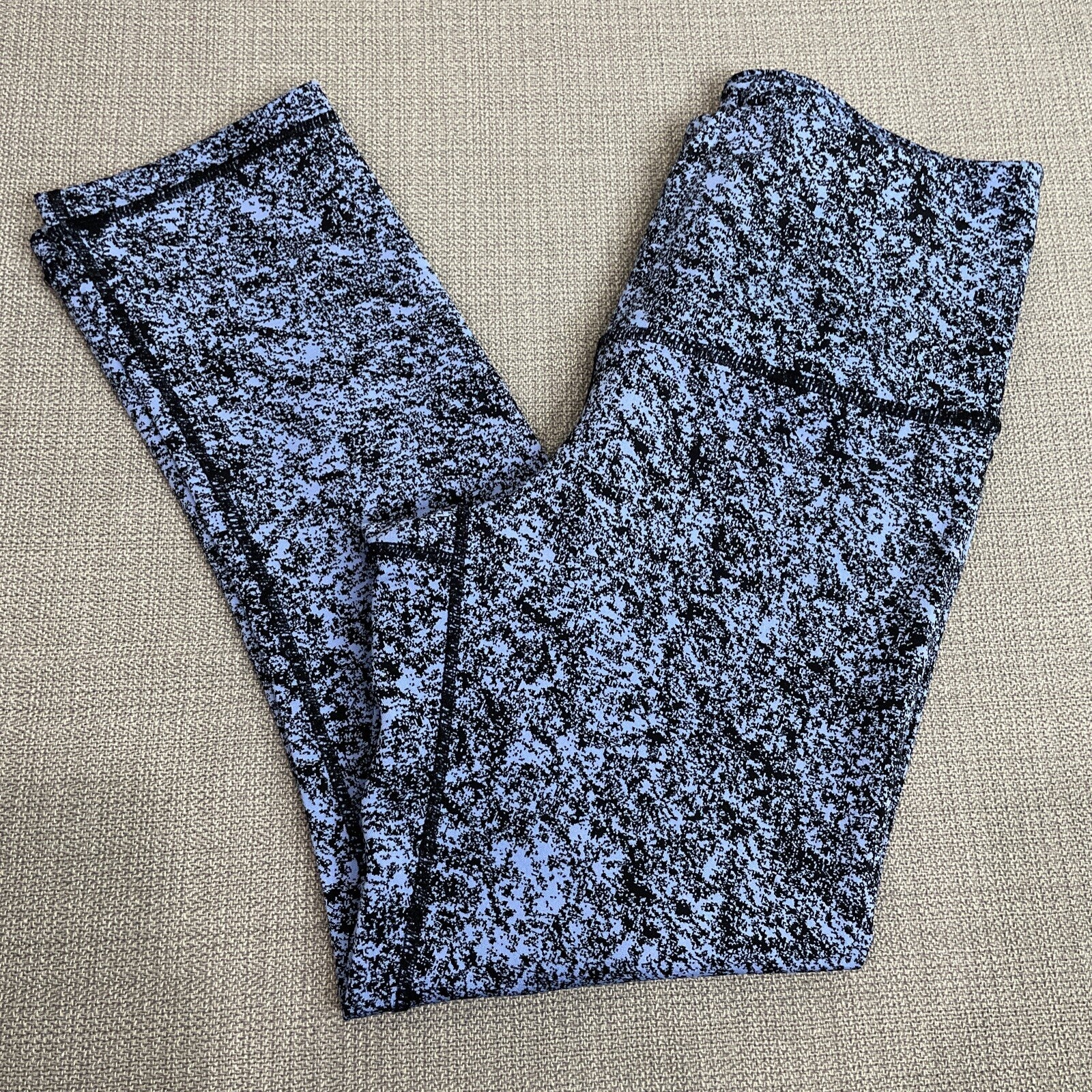 Kirkland Signature Women’s Blue /Black Patterned Capri Leggings Size Small