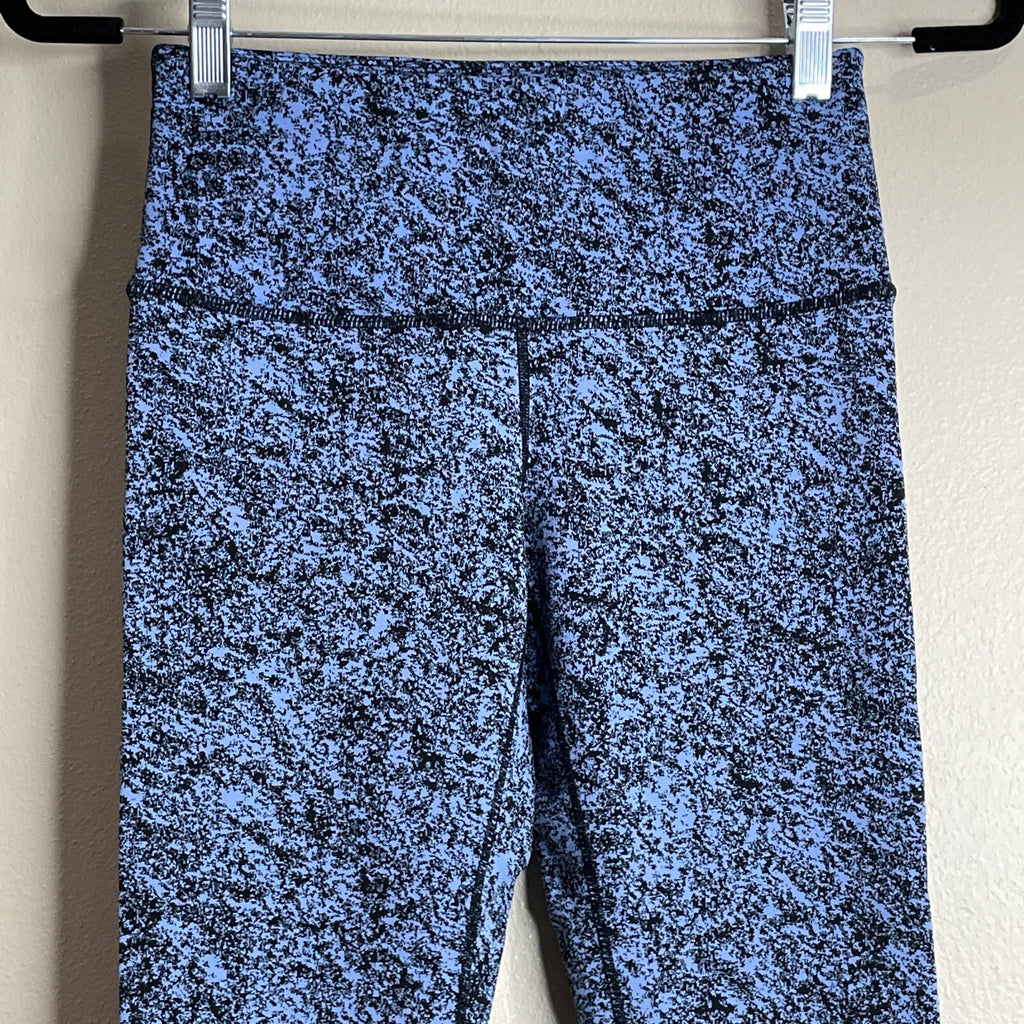 Kirkland Signature Women’s Blue /Black Patterned Capri Leggings Size Small