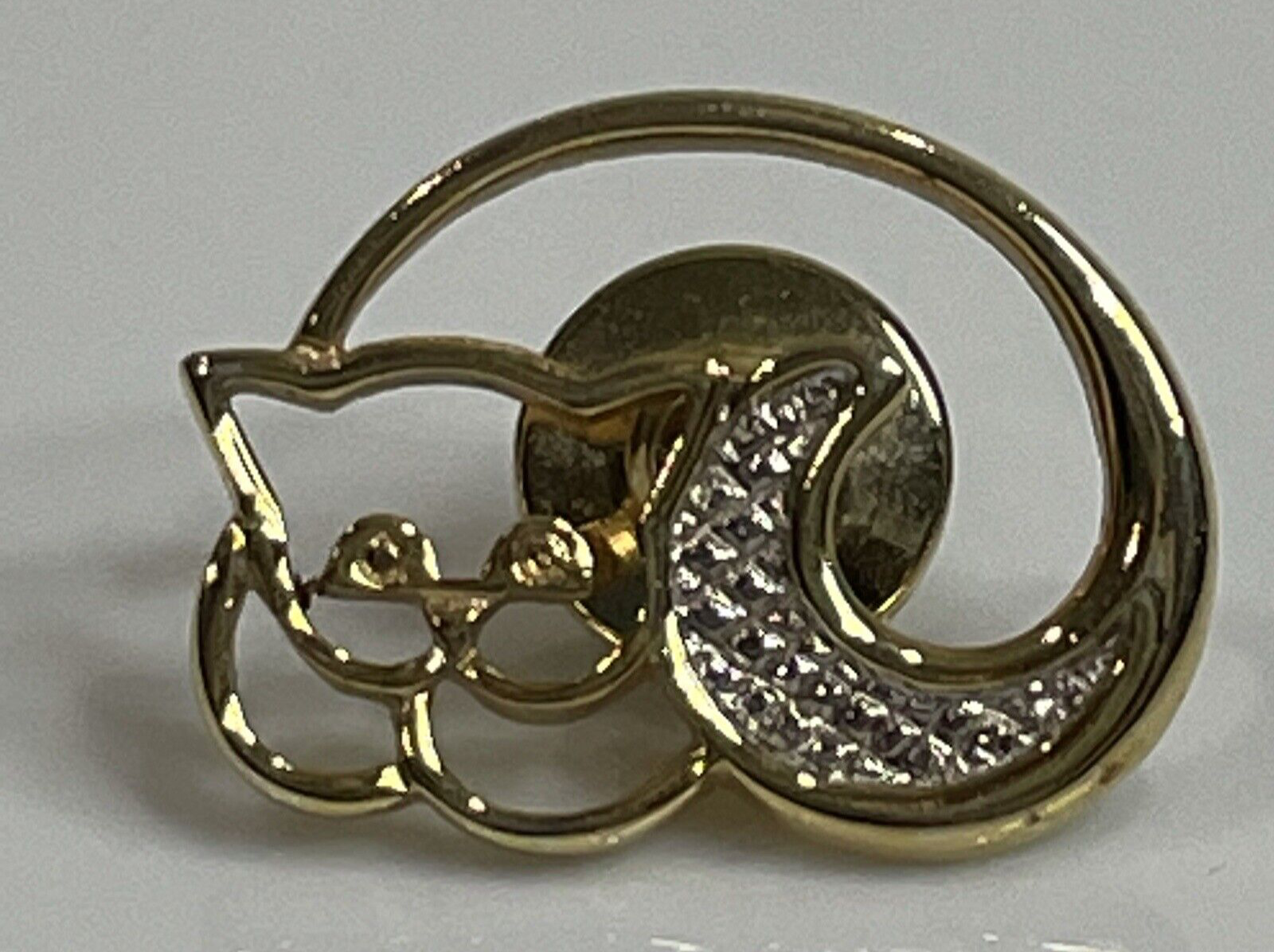 Avon Women's Fashion Jewelry - Pins & Brooches -Small Kitty Cat Cutout Lapel Pin