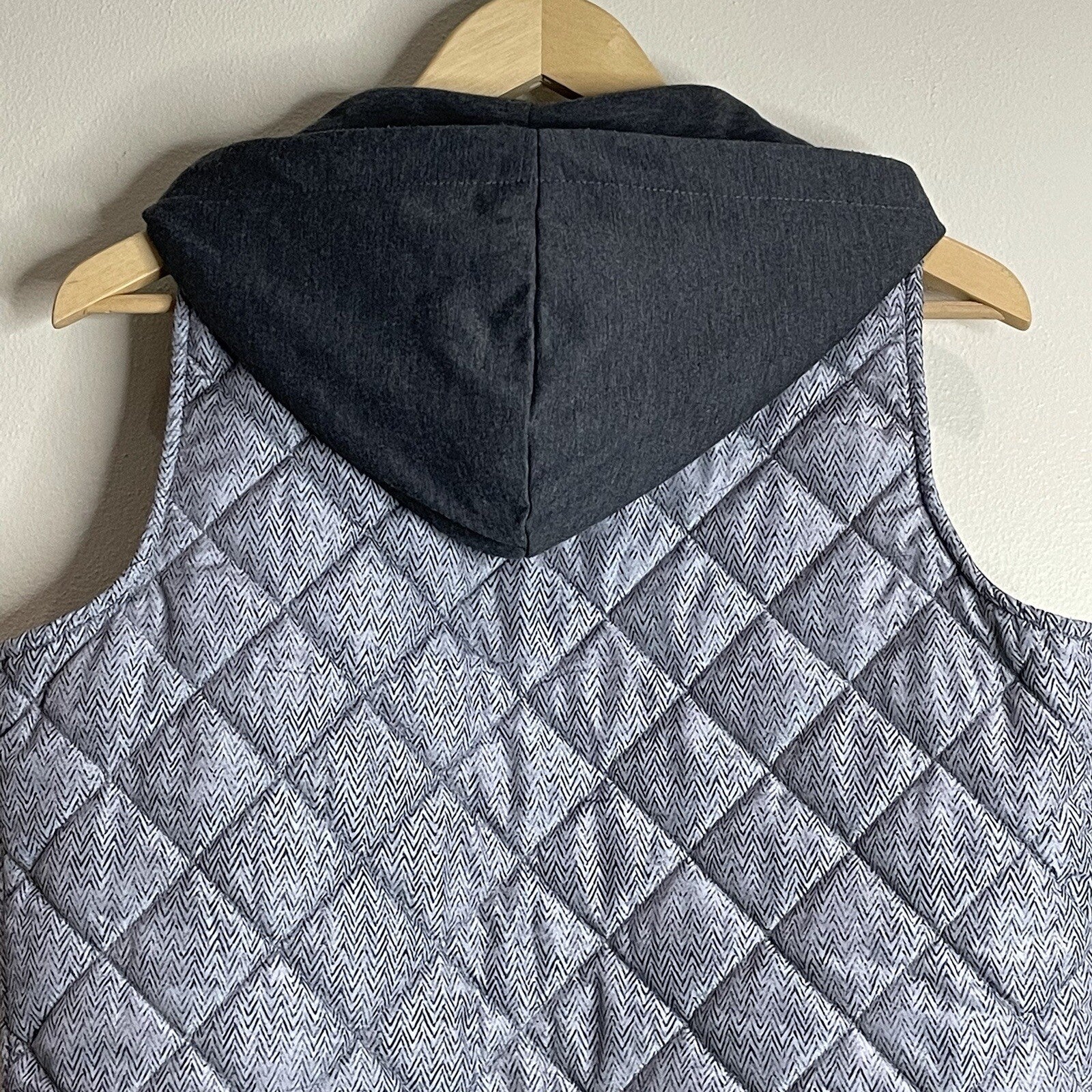 Ruff Hewn Women's Size PL (Petite Large) Quilted Gray Hoodie Vest w/Pockets