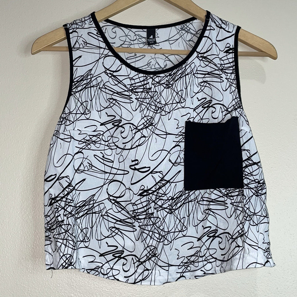 Cuidado Con El Perro Women's Size Large Black & White Scribble Crop Tank Top