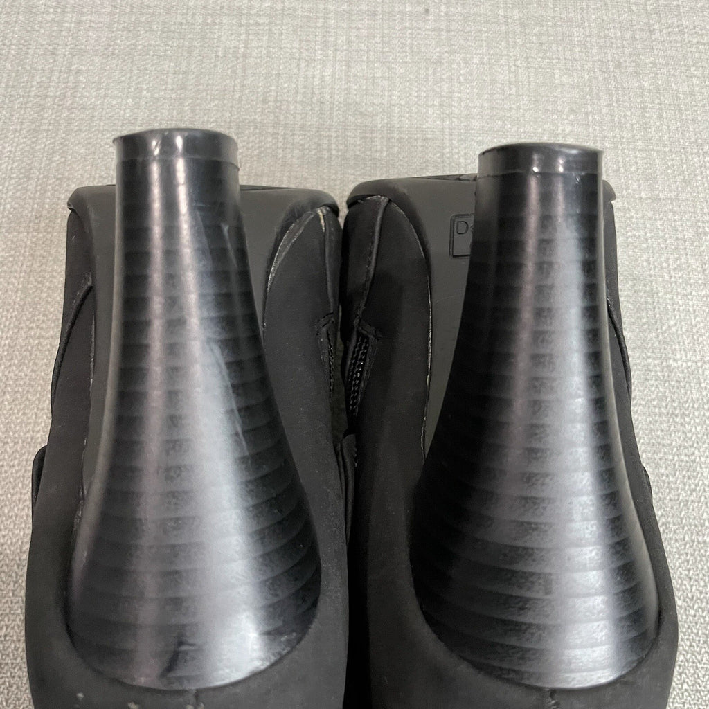 De Blossom Collection "Dove" Women's (Size 6) Black Heeled Boots