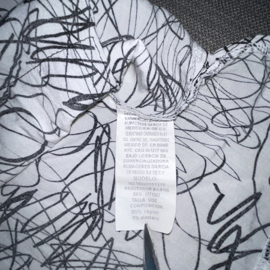 Cuidado Con El Perro Women's Size Large Black & White Scribble Crop Tank Top