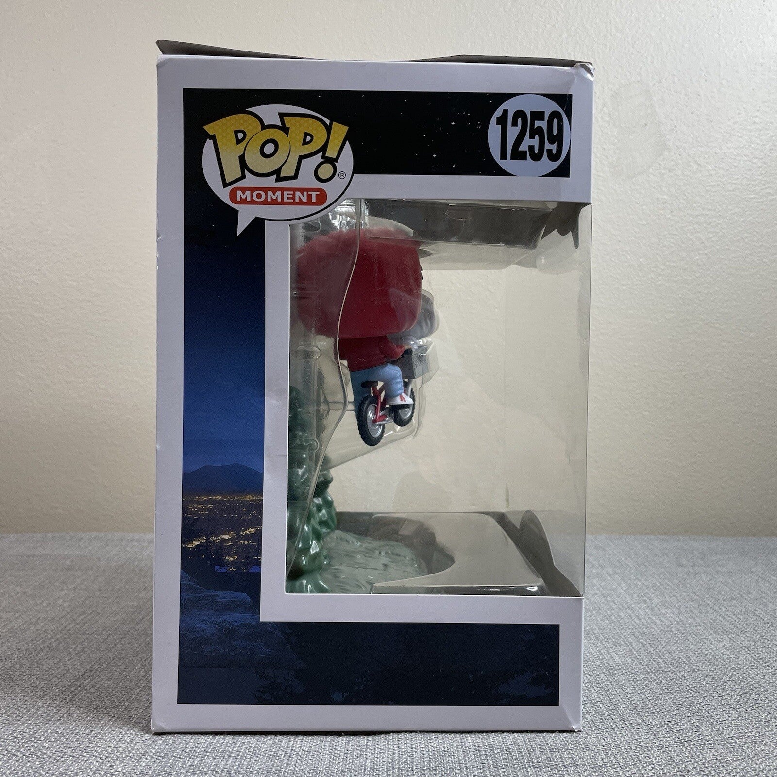 Funko Pop Moment - Elliott & E.T. The Extra-Terrestrial (1259) Figure (TORN BOX)