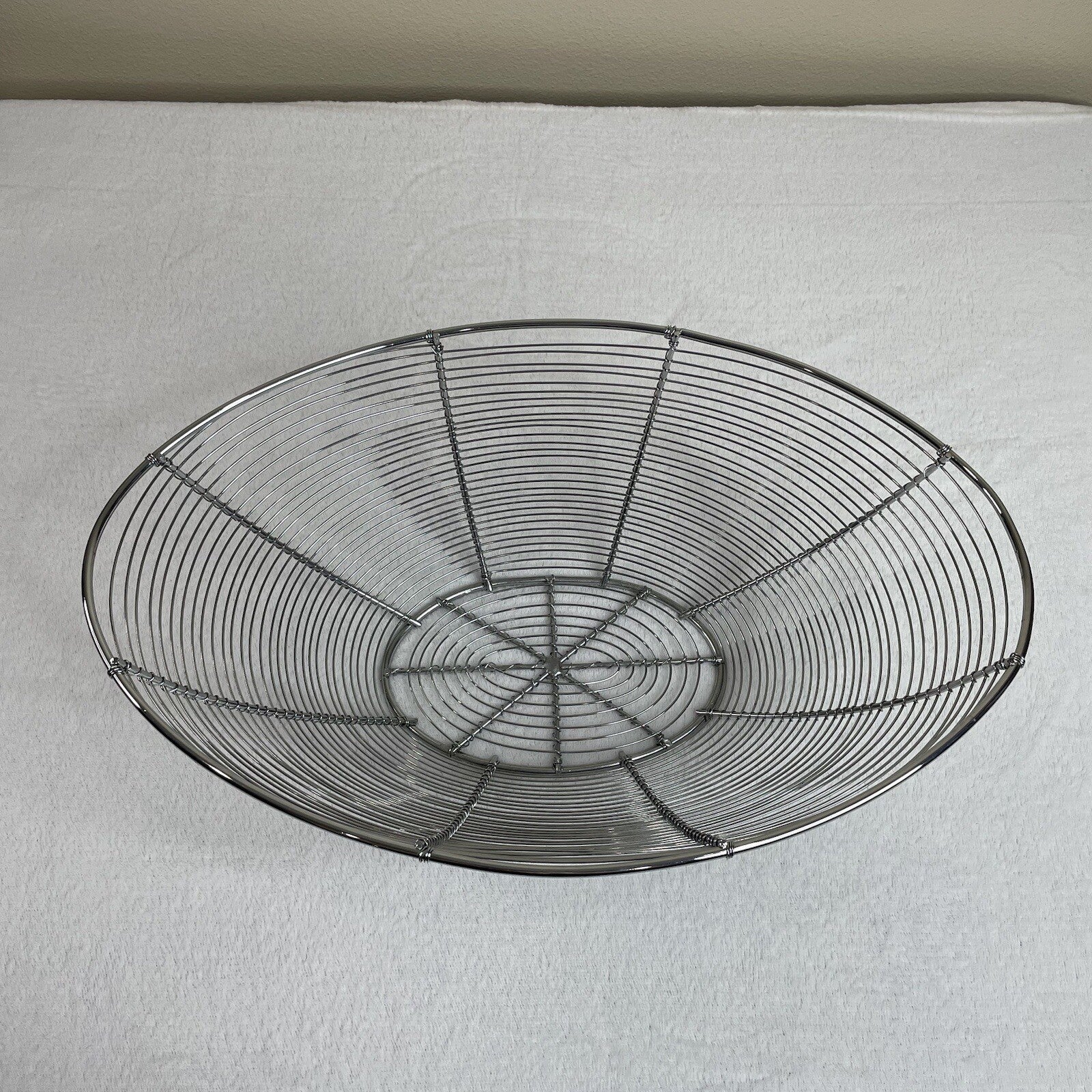 Decorative Silver Tone Metal Wire Fruit / Snack / Food / Home Decor Oval Basket