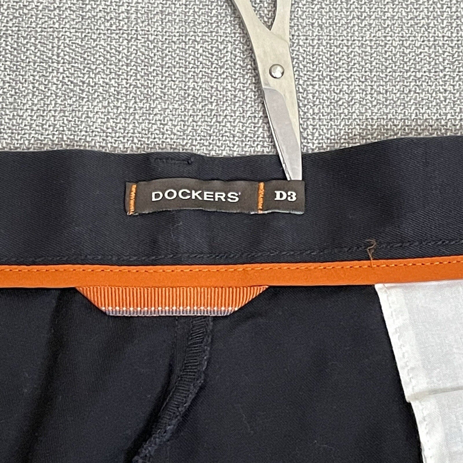 Docker's D3 (Classic) Men's Size 40 x 32 Black Khakis with Pockets