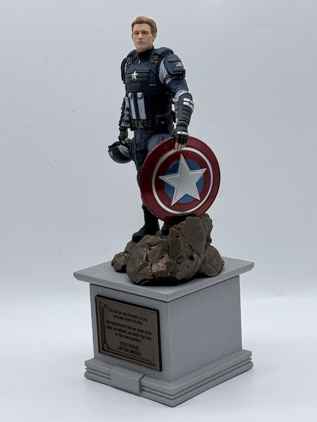 Marvel Avenger's Earth Mightiest Heroes Captain America 12 " inch Statue