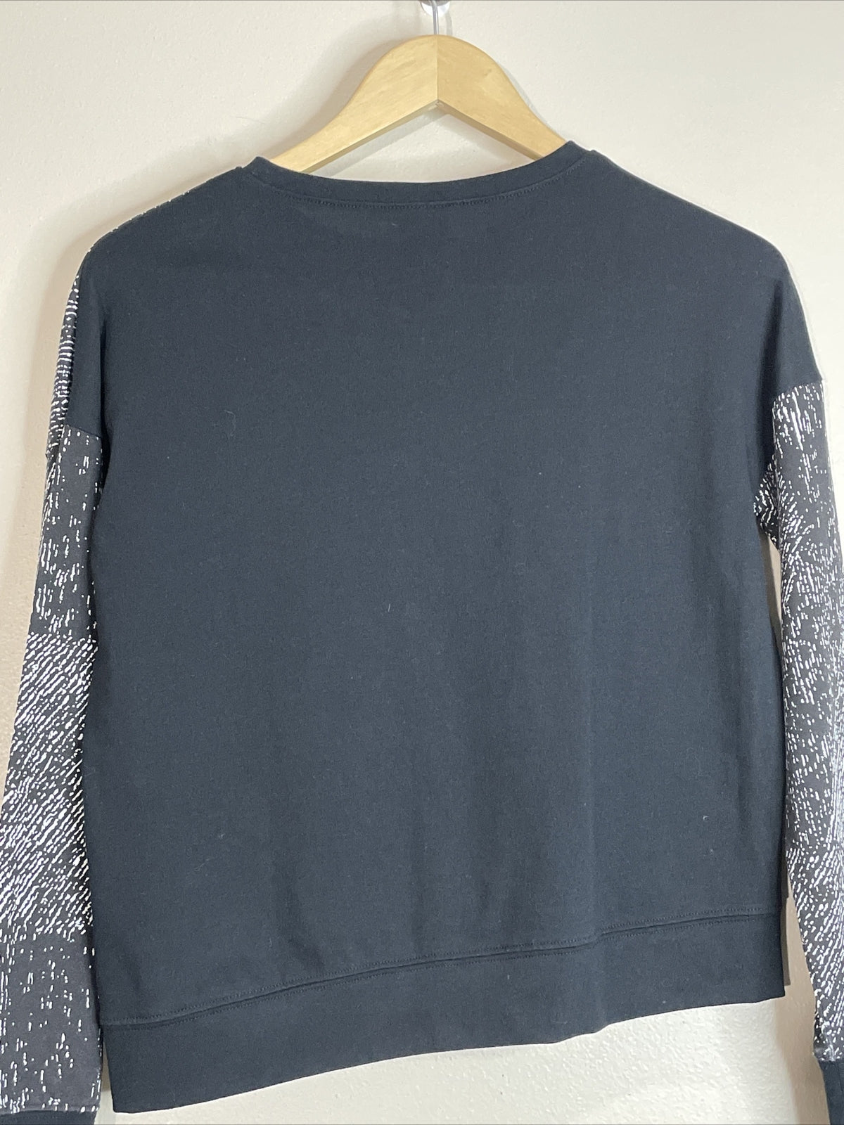 C9 Champion Womens XS Black & White Long Sleeve Asymmetrical Athletic Top