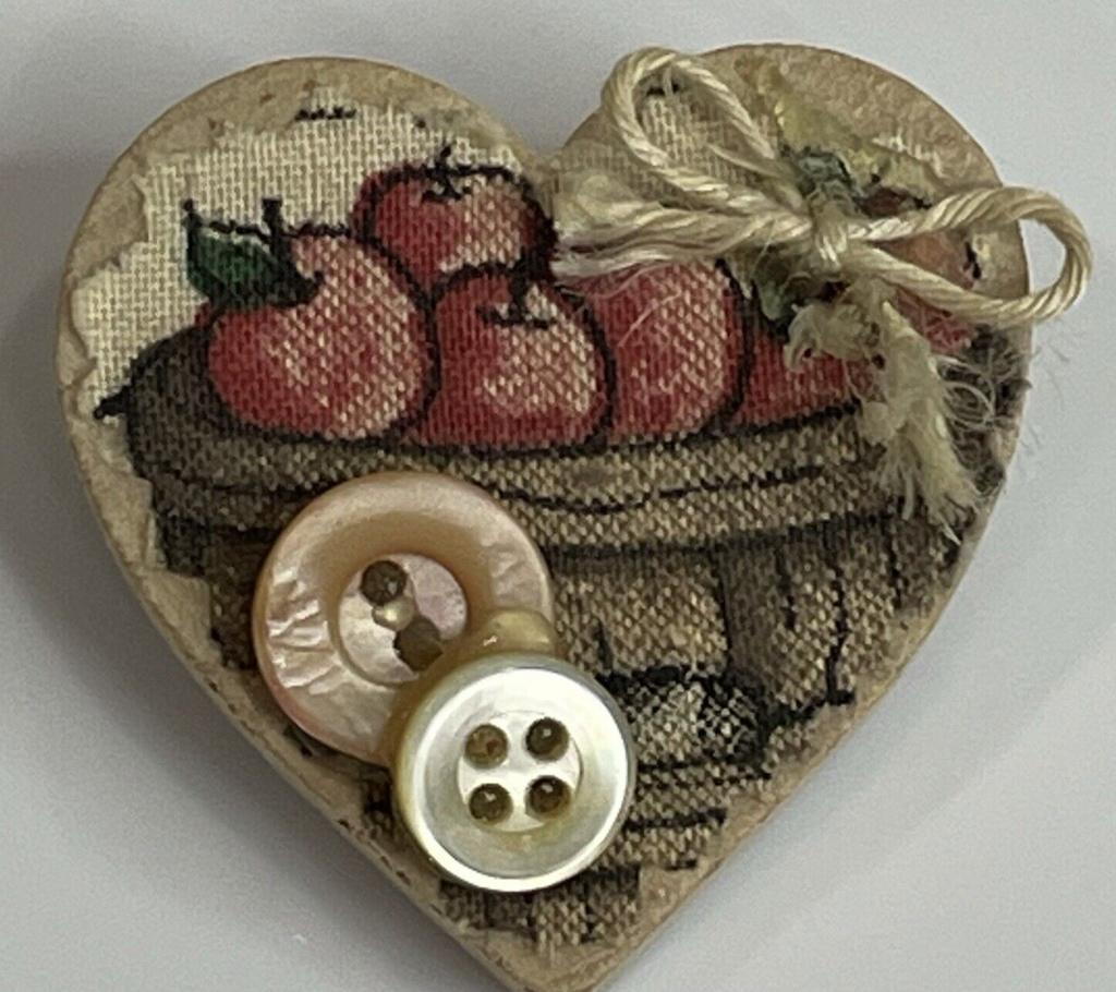 Women s Fashion Jewelry - Pins & Brooches - Country Home Bear & Apple Basket