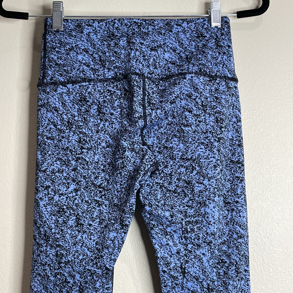 Kirkland Signature Women’s Blue /Black Patterned Capri Leggings Size Small