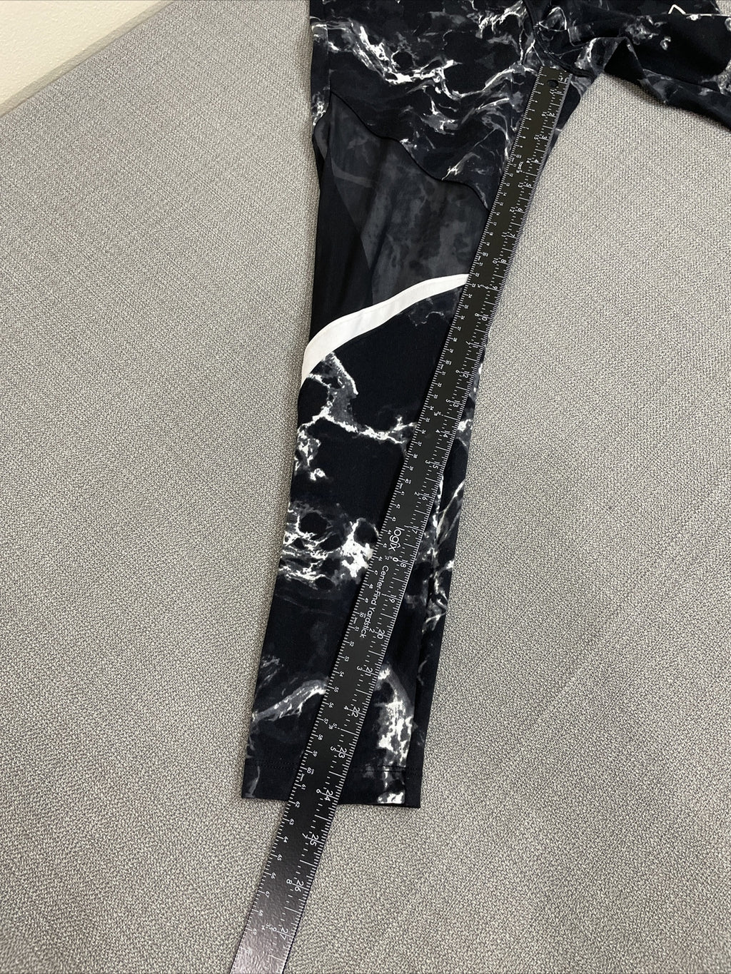Pink Victoria's Secret Ultimate Women's Small Black White Marble Cropped Legging