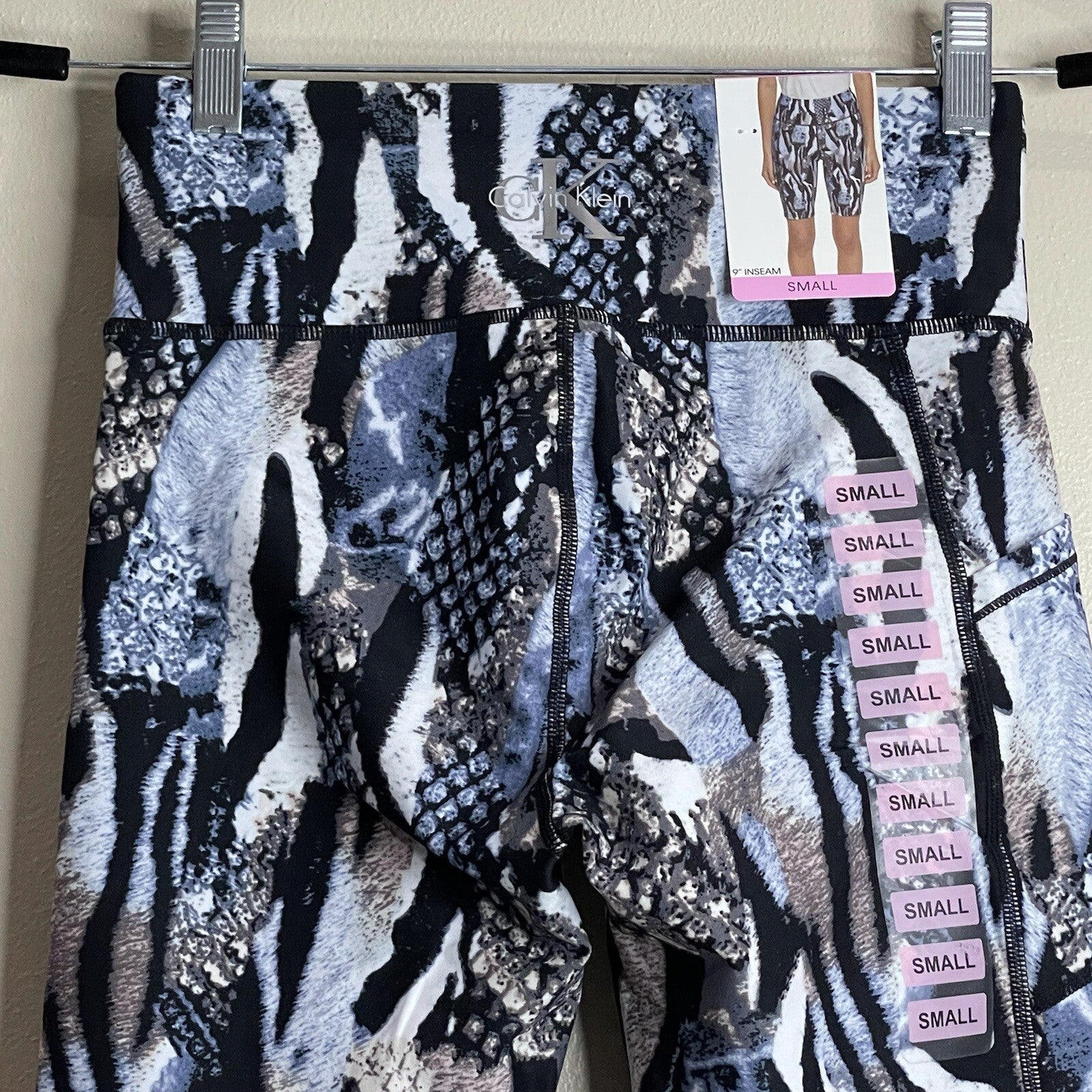 Calvin Klein Women's Small Colorful Patterned Athletic Bike Shorts Animal Print