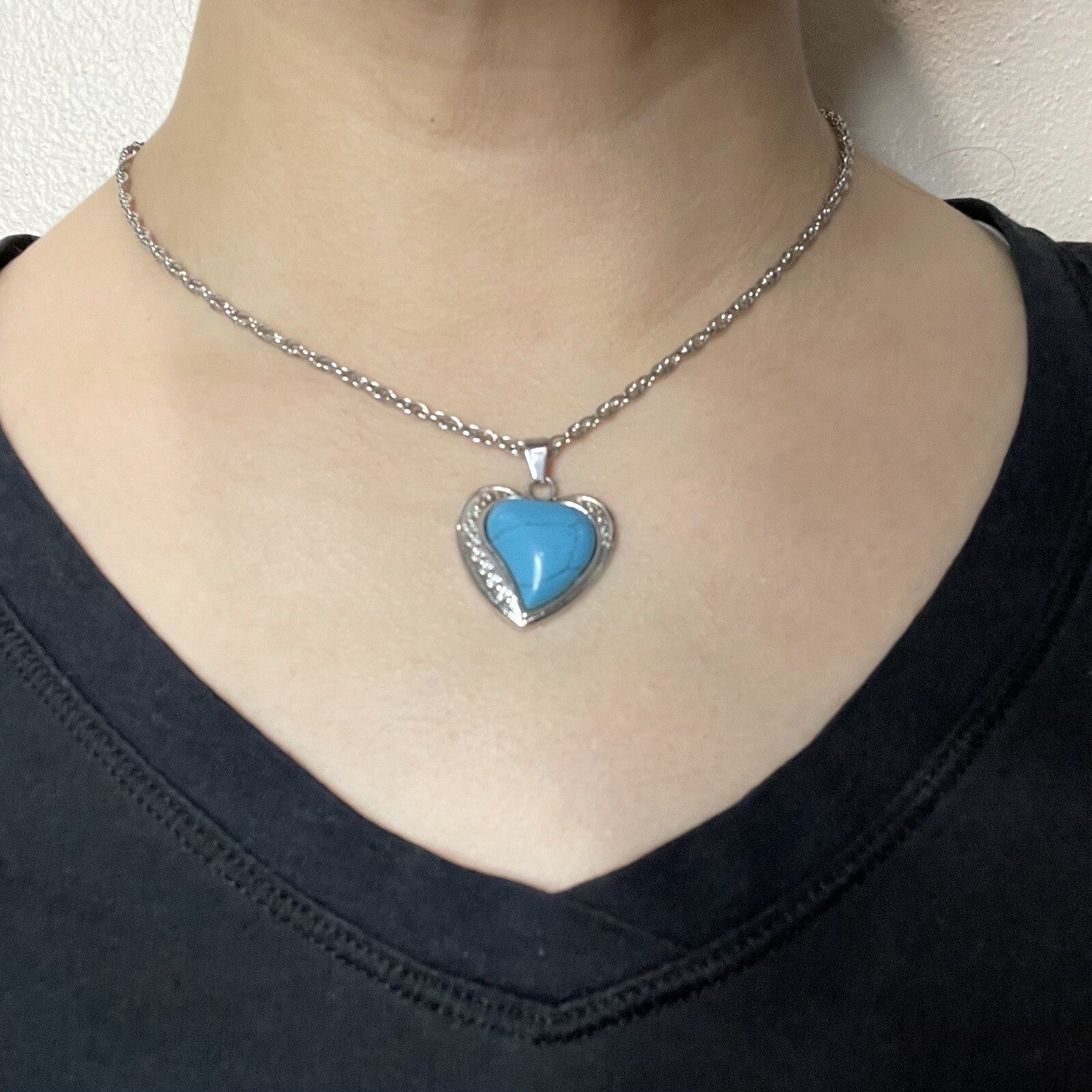 Women’s Fashion Jewely Turquoise Simulated Genstone & Silvertone Heart Necklace