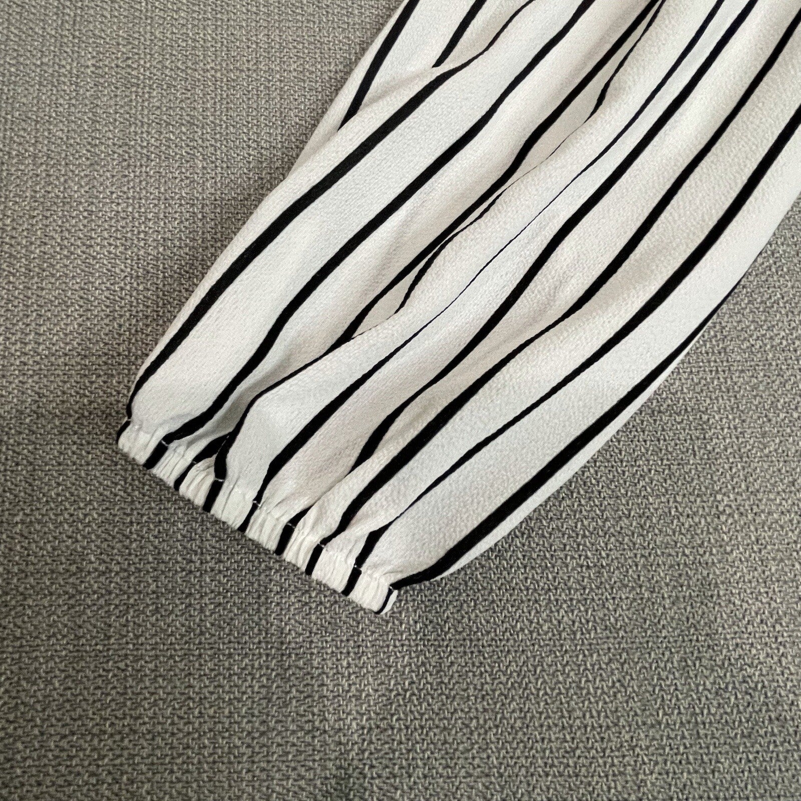Le Lis Women's Size Small White Black Striped Long Sleeve Blouse