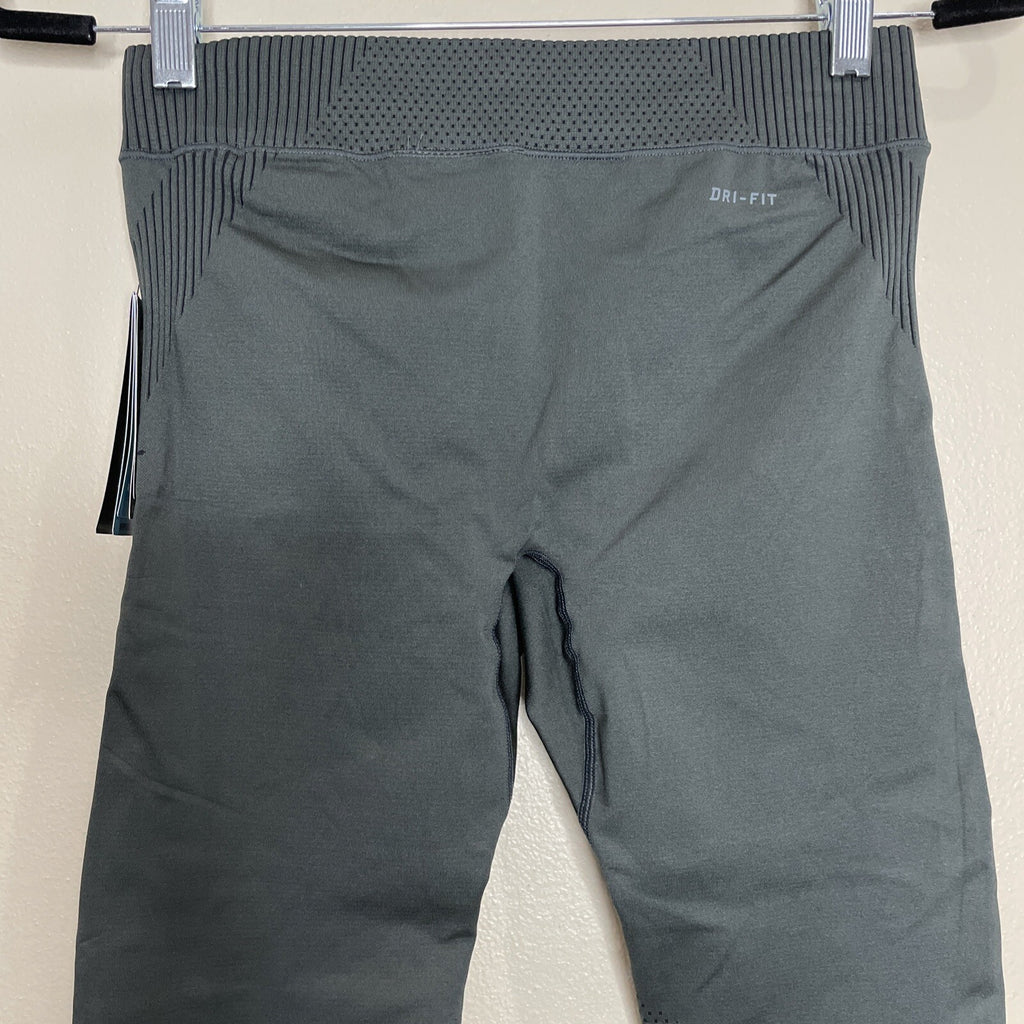 NIKE PRO Dri-Fit Hypercool Women’s Army Green Capri Legging Size Small5